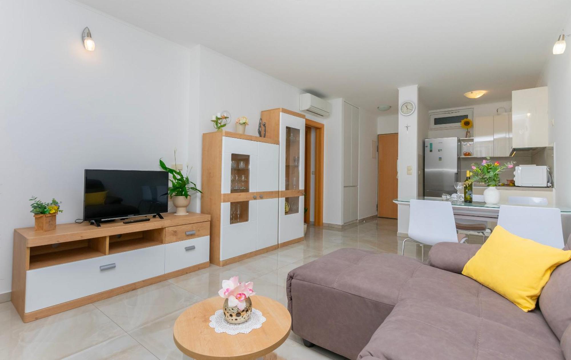 Apartment Ivanka Omiš Exteriör bild